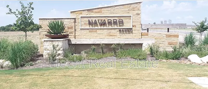 4 bed, 2.0 bath, 1627 sqft, $1,695 — Photo 2
