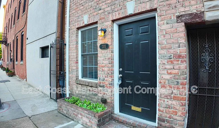 203 S Regester St — Photo 25