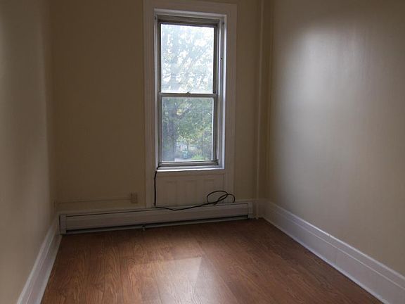 13X12 bedroom