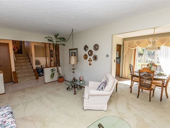 4th image of 20669 Chestnut Dr