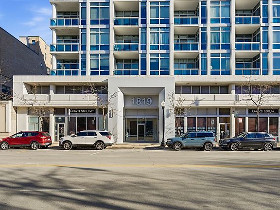 2nd image of 1819 S Michigan Ave Unit 1104