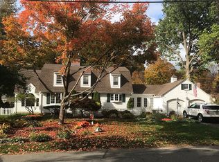 136 Cliffmore Rd, West Hartford, CT 06107