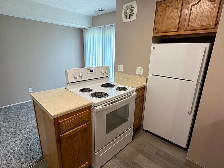 Southdale Square Apartments — Photo 120