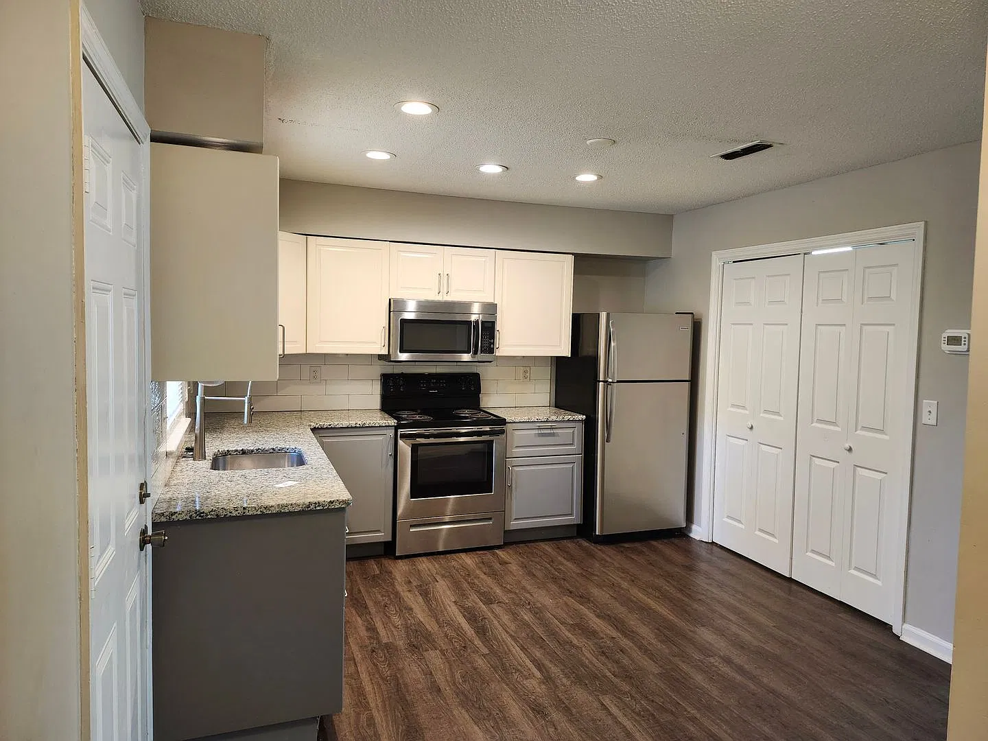 6221 Bonny Oaks Drive — Photo 4