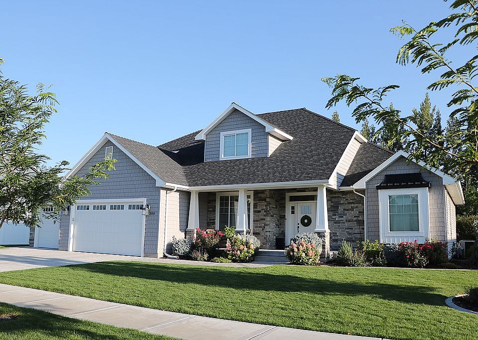 1st image of 300 Stillwater Cir