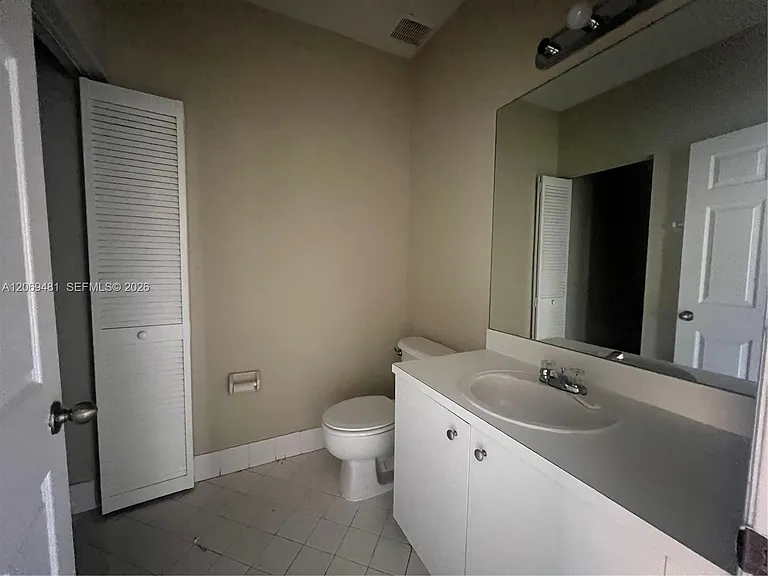 3360 NE 14th Dr #10430 — Photo 14