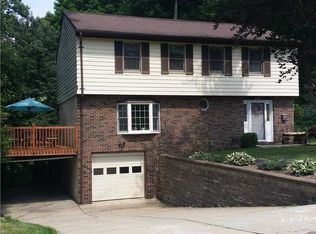 332 Canterbury Dr, Pittsburgh, PA