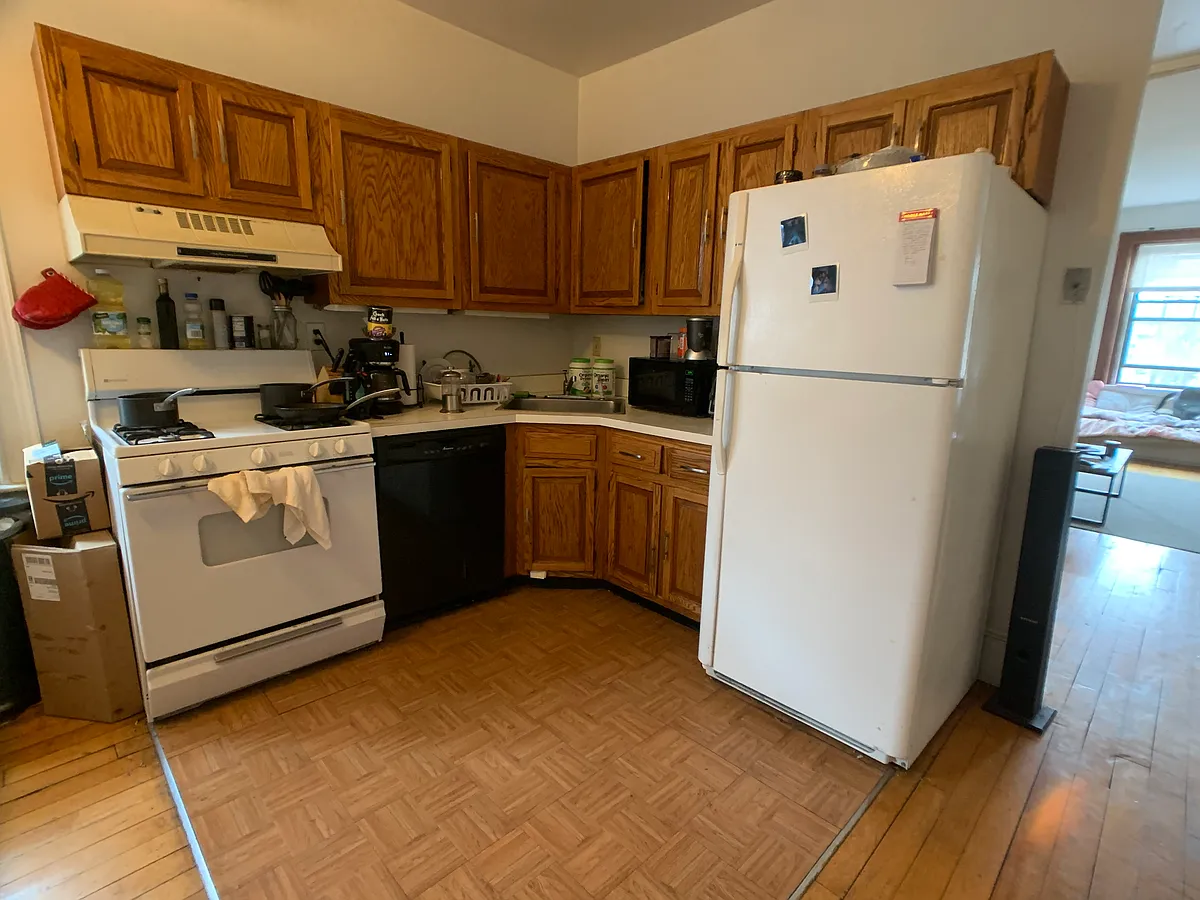 1157 unit 8 - Commonwealth Ave #3