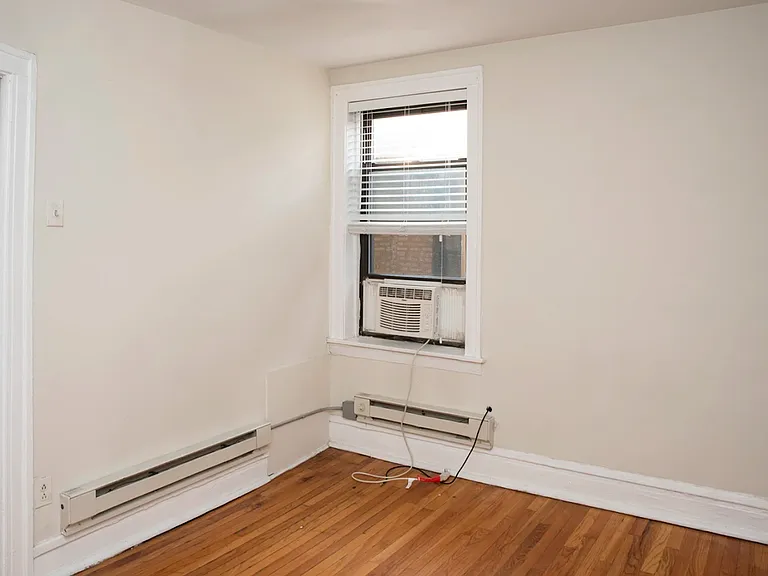839 W Cornelia Ave — Photo 5