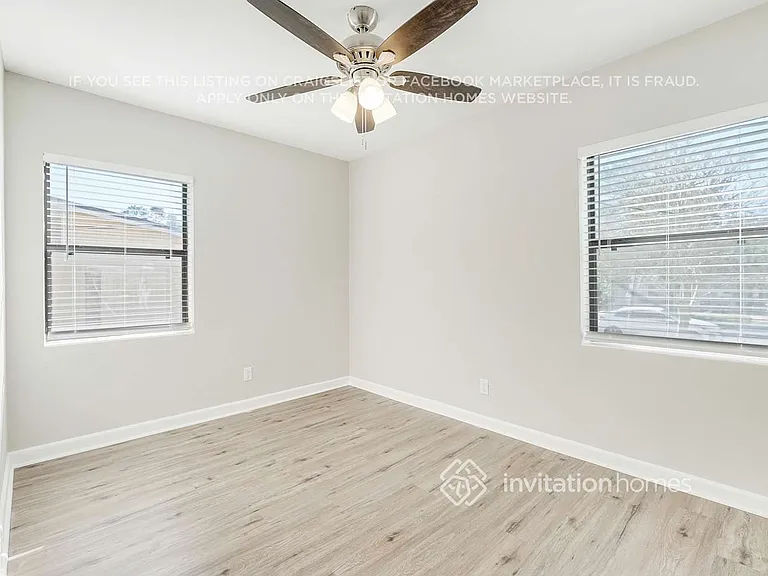 4025 Loys Dr — Photo 16