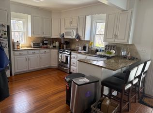 141 Raymond Rd, West Hartford, CT 06107