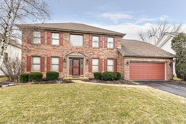 1st image of 906 Clarendon Ln