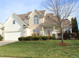 1927 Hamilton Dr, Perrysburg, OH 43551