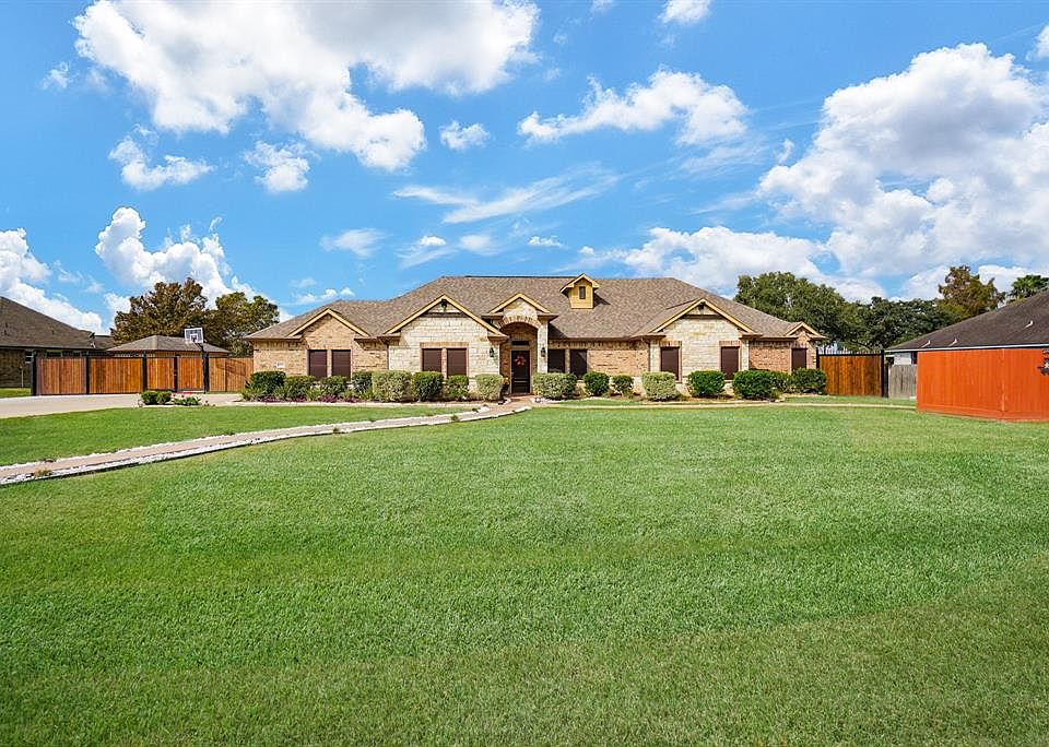 1st image of 4602 Meadowbend Dr