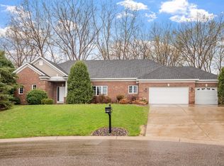 1100 Bent Tree Hills Dr, New Brighton, MN 55112