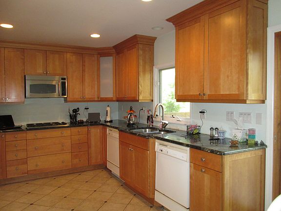 Custom eat-in-kitchen