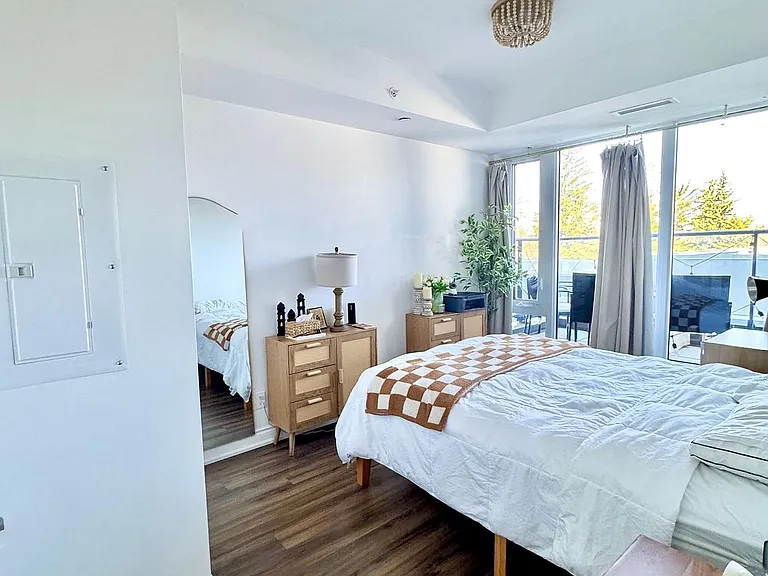 9618 Yonge St #210 — Photo 13