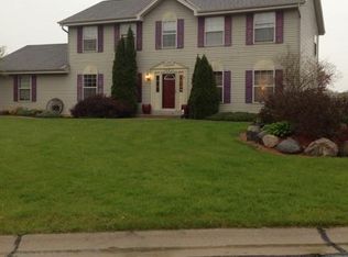 10875 S Harrian Ln, Oak Creek, WI 53154