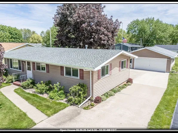 714 S Nash St, Hortonville, WI 54944