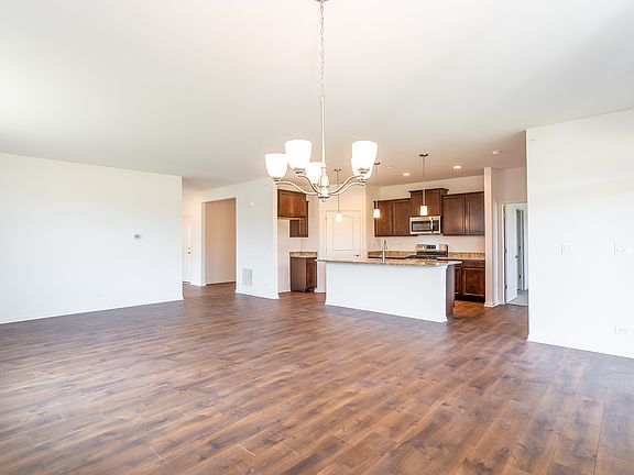 4th image of 6276 Doral Dr
