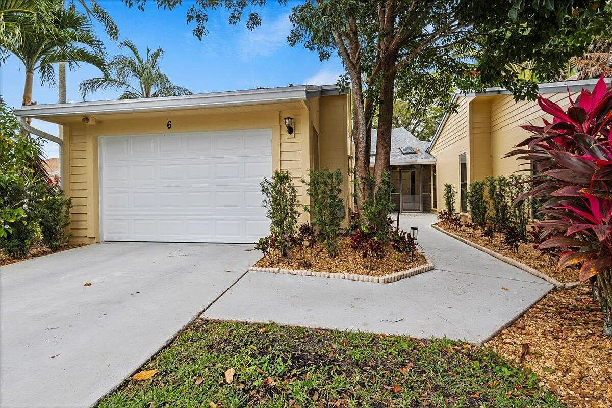 6691 S Pine Court Palm Beach Gardens — Photo 4