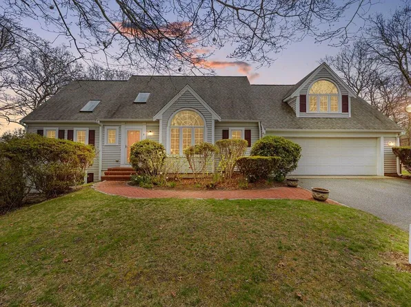 8 Telegraph Hill Road, Sandwich, MA 02563