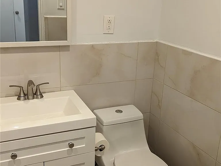 1 Broadway E #4B — Photo 14