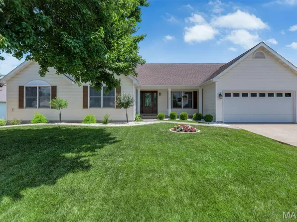 2202 Wild Pigeon Dr, O Fallon, MO 63368
