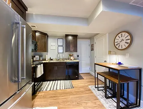 721 Rosewood Ln #D — Photo 5