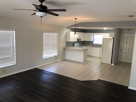 3rd image of 2934 Stoneland Ln