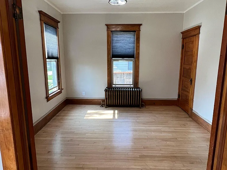 802 W Evelyn St — Photo 3
