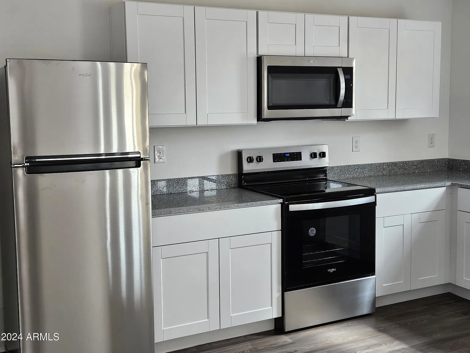 3 bed, 2.0 bath, 1660 sqft, $1,800 — Photo 3