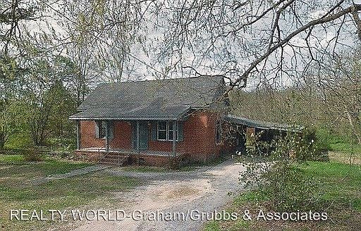 2nd image of 502 Fairley St
