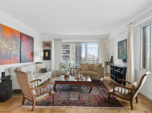 303 East 57th Street image 8 of 12