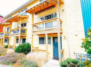 1722 SW Barton St, Seattle, WA 98106