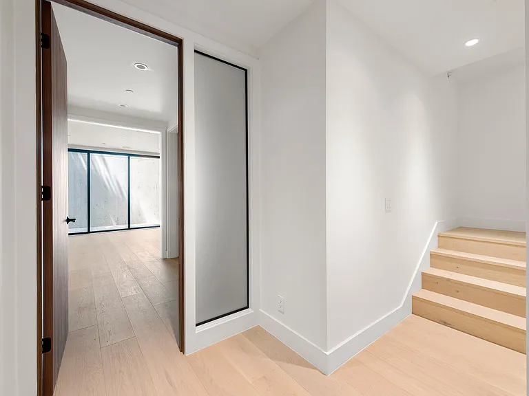 660 Carolina St — Photo 38