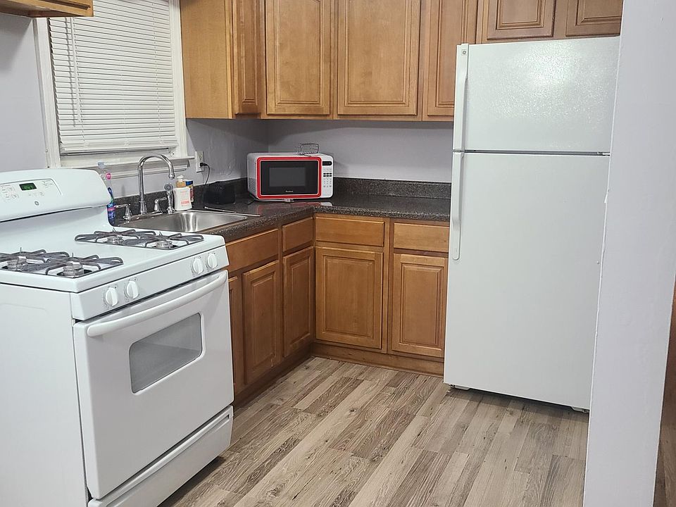 1st image of 11022 175th St Floor 2
