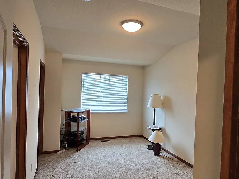 823 SE Crossings Ln — Photo 9