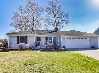 1209 N Stratford Rd, Arlington Heights, IL 60004