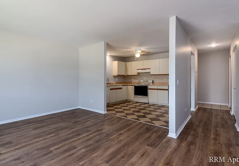 Pioneer Court Apartments — Photo 9