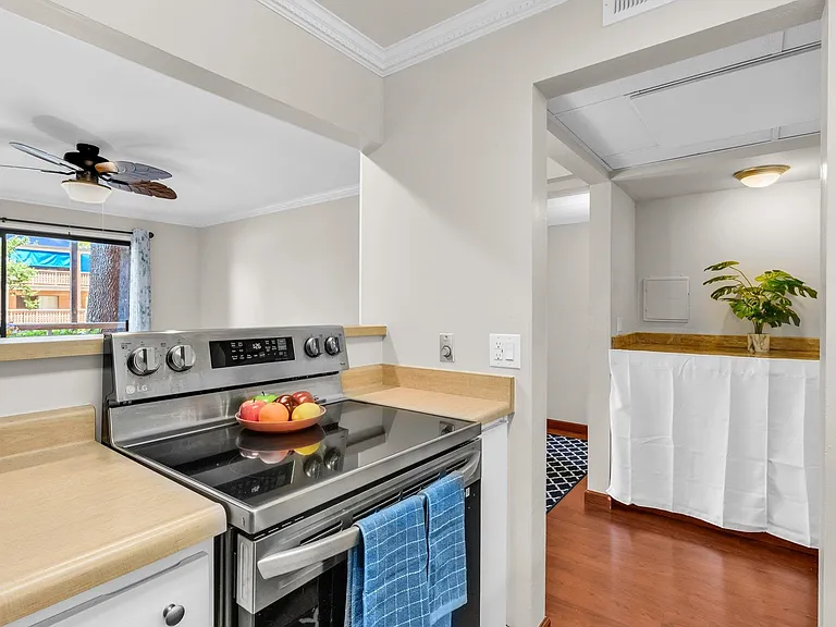 470 N Civic Dr #105 — Photo 15
