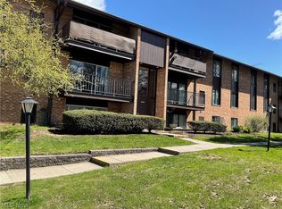 16445 Heather Ln APT 303, Middleburg Heights, OH 44130