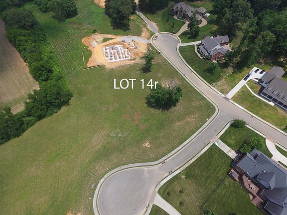 5th image of 137 Charles Earl Ln