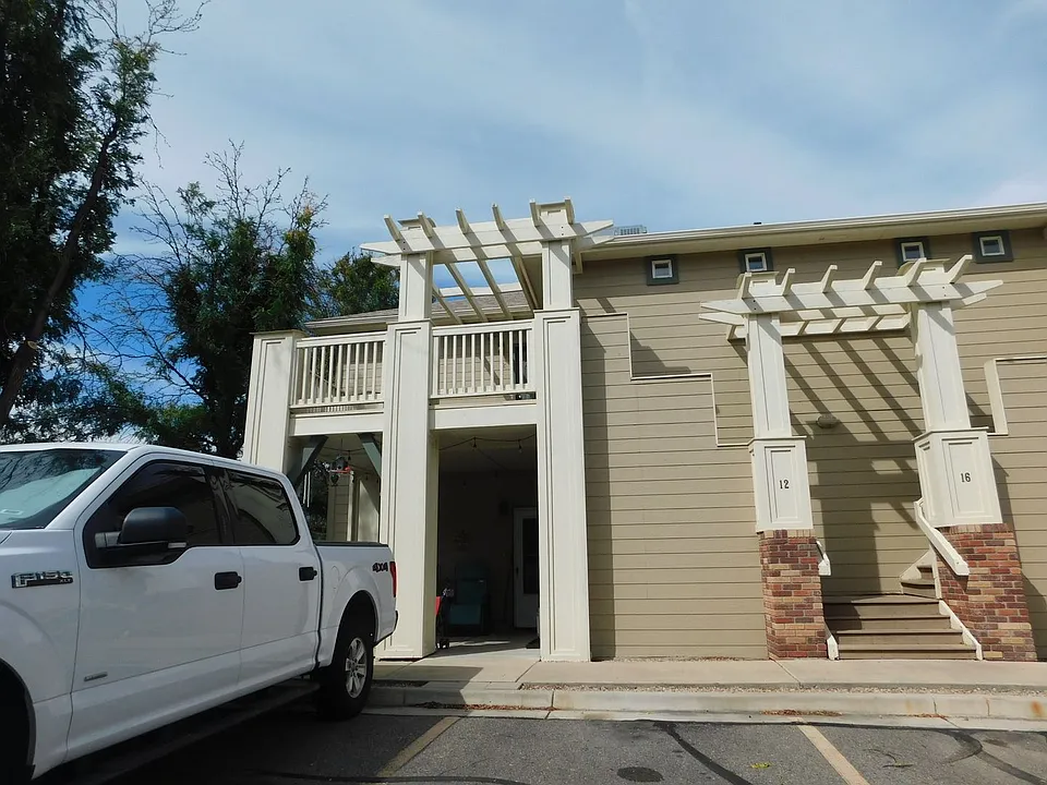 2485 Fountainhead Blvd #F-12