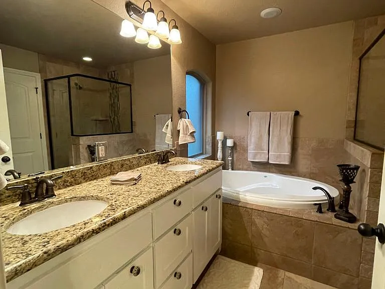 1407 Lauren Ln — Photo 6