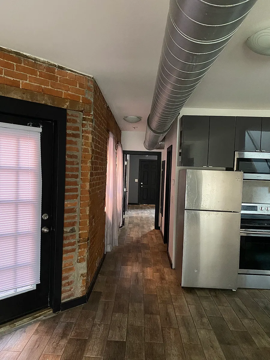 Building Photo - 66 Douglass St #204
