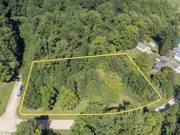 W Abbott St, Wakeman, OH 44889
