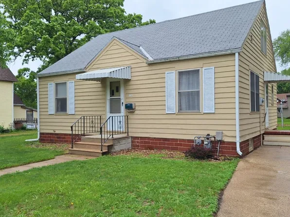 309 7th Ave N, Estherville, IA 51334