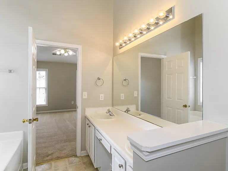 180 Lake Cove Approach — Photo 12