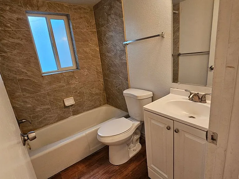 2707 S Adams Street — Photo 8